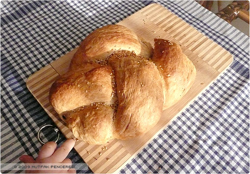 Paskalya Çöreği Tadında Mahlepli Ekmek ve Kuzu Parmakları!