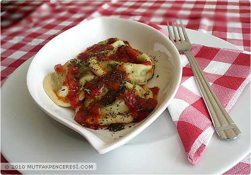 Ispanaklı Ravioli