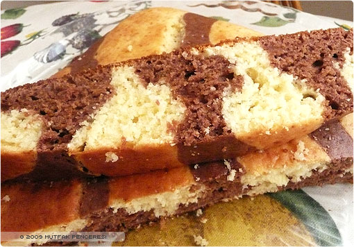 iki renkli kek