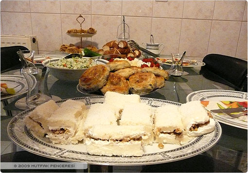 Arkadaş Sofrası
