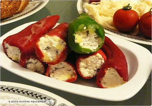 Peynirli Biber Dolması