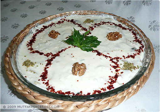 Tavuk Salatası